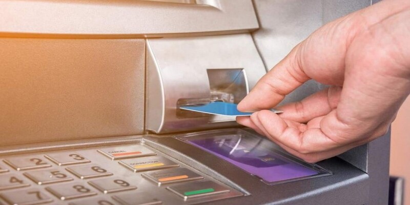 Giao dịch tại cây ATM nếu không có tài khoản trực tuyến